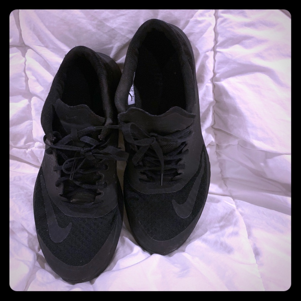 Women’s Black Nike Flex Run Size 8